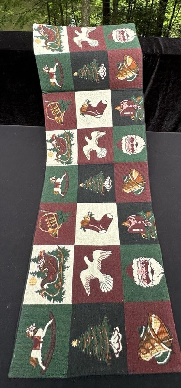 NWOT Manual Woodworkers Christmas Tapestry Table Runner 35” -A96